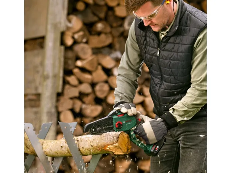 Bosch Akku-Gehölzschneider EasyChain 18 V-15-7 inkl. 2,5 Ah-Akku Ladegerät