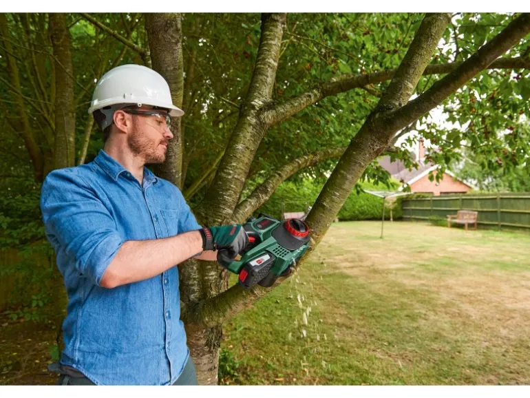 Bosch Akku-Kettensäge UniversalChain 18 V inkl. Akku