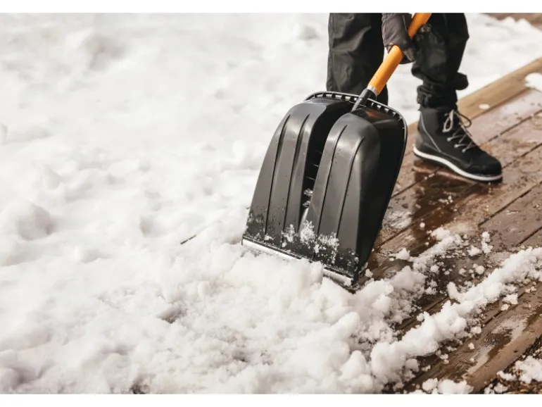 Fiskars Schneeschaufel X-Series