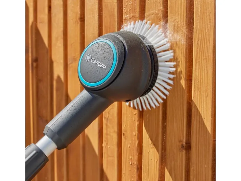 Gardena Akku-Multi-Reiniger AquaBrush Patio 03/18V P4A Solo