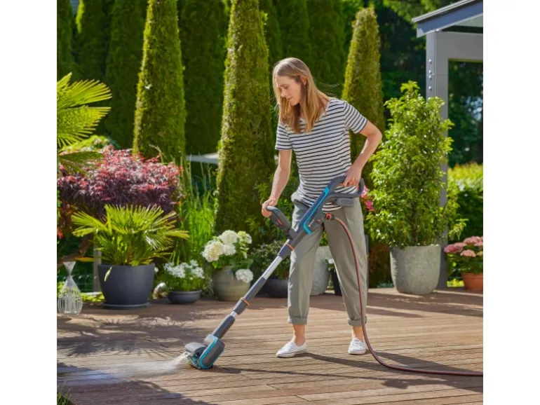 Gardena Akku-Multi-Reiniger AquaBrush Patio 03/18V P4A Solo