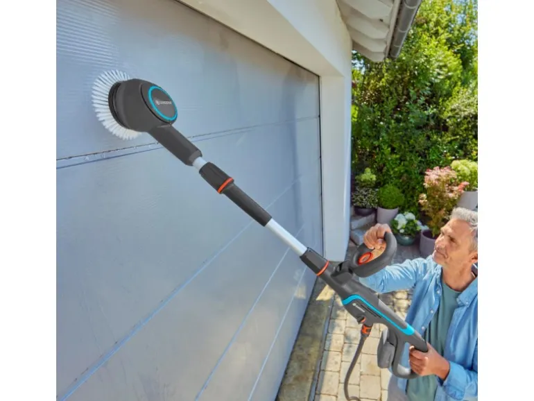 Gardena Akku-Multi-Reiniger AquaBrush Patio 03/18V P4A Solo