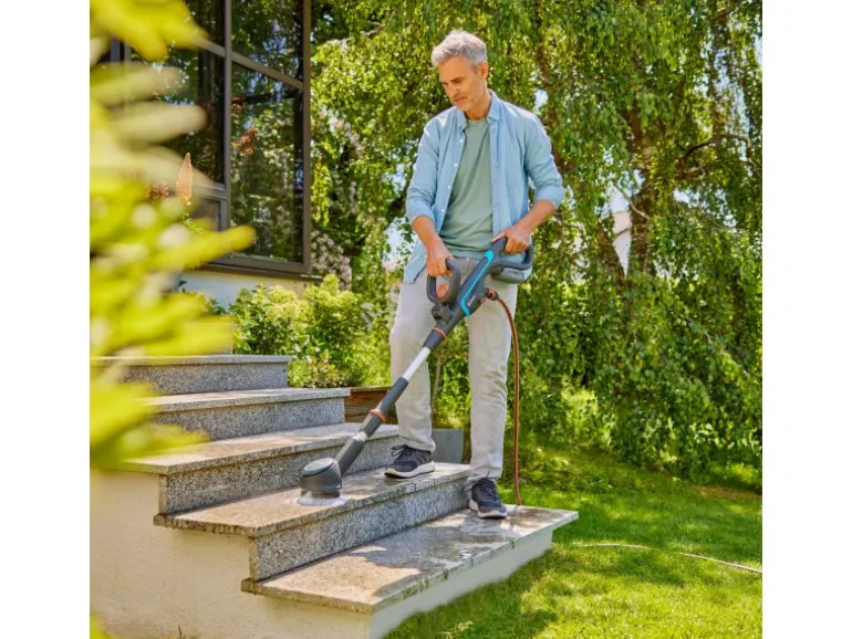 Gardena Akku-Multi-Reiniger AquaBrush Patio 03/18V Power For All inkl. Akku