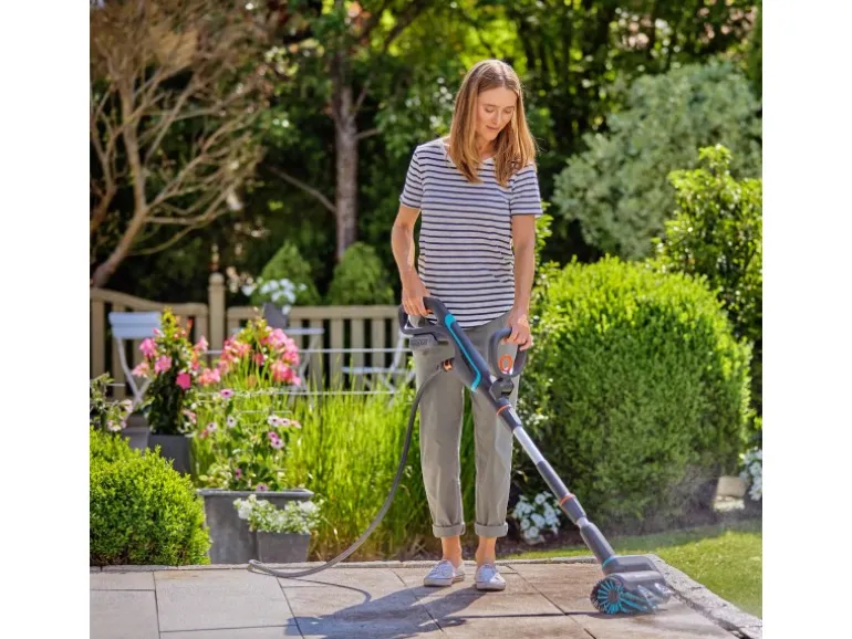 Gardena Akku-Multi-Reiniger AquaBrush Patio 03/18V Power For All inkl. Akku