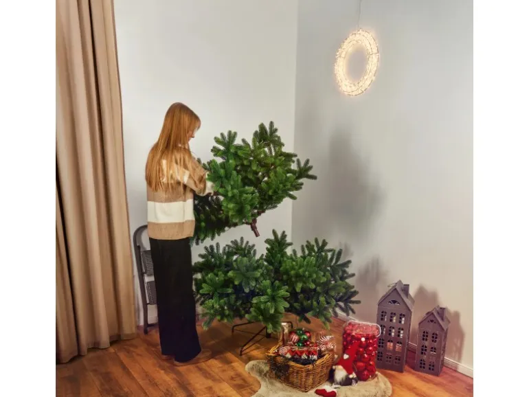 Künstlicher Weihnachtsbaum Tannenbaum Ketola 240 cm Kunsttanne Grün