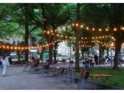 Satisfire Illu- Partylichterkette 20m Grün Für Außen Biergarten 30 Bunte LED Kugellampen
