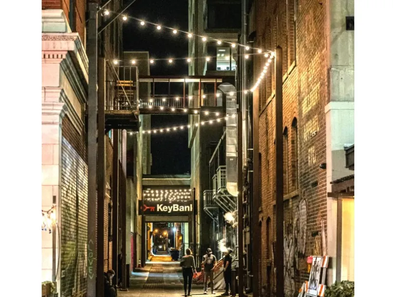 Satisfire Illu- Partylichterkette 10m Schwarz Biergarten 10xE27 LED Kugellampen Kaltweiß